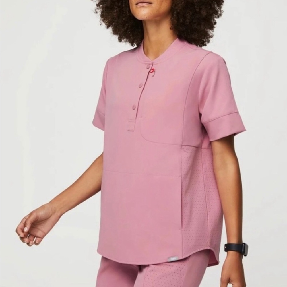 NWT figs Gidya Henley top and Mombasa slim pants size (M)